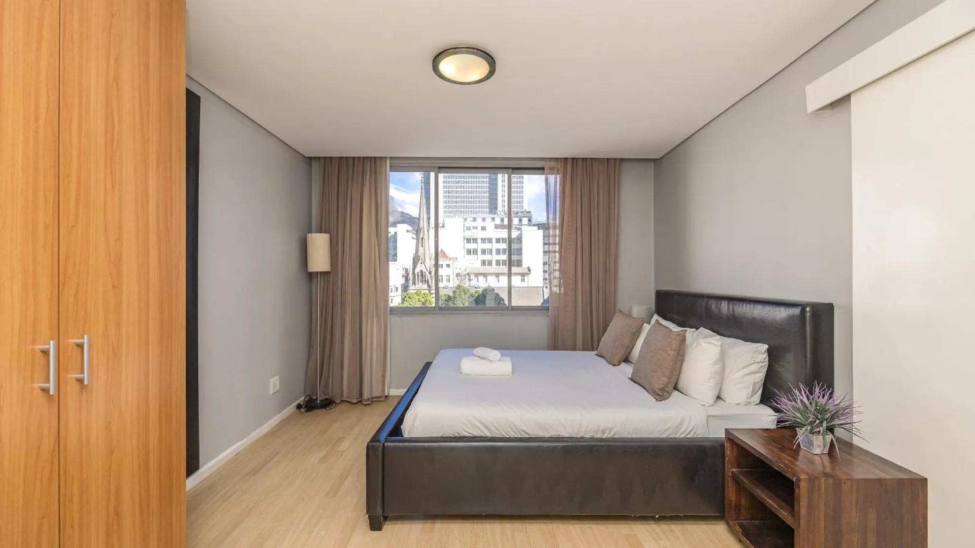 Homey Apartment At The Greenmarket Square Cape Town