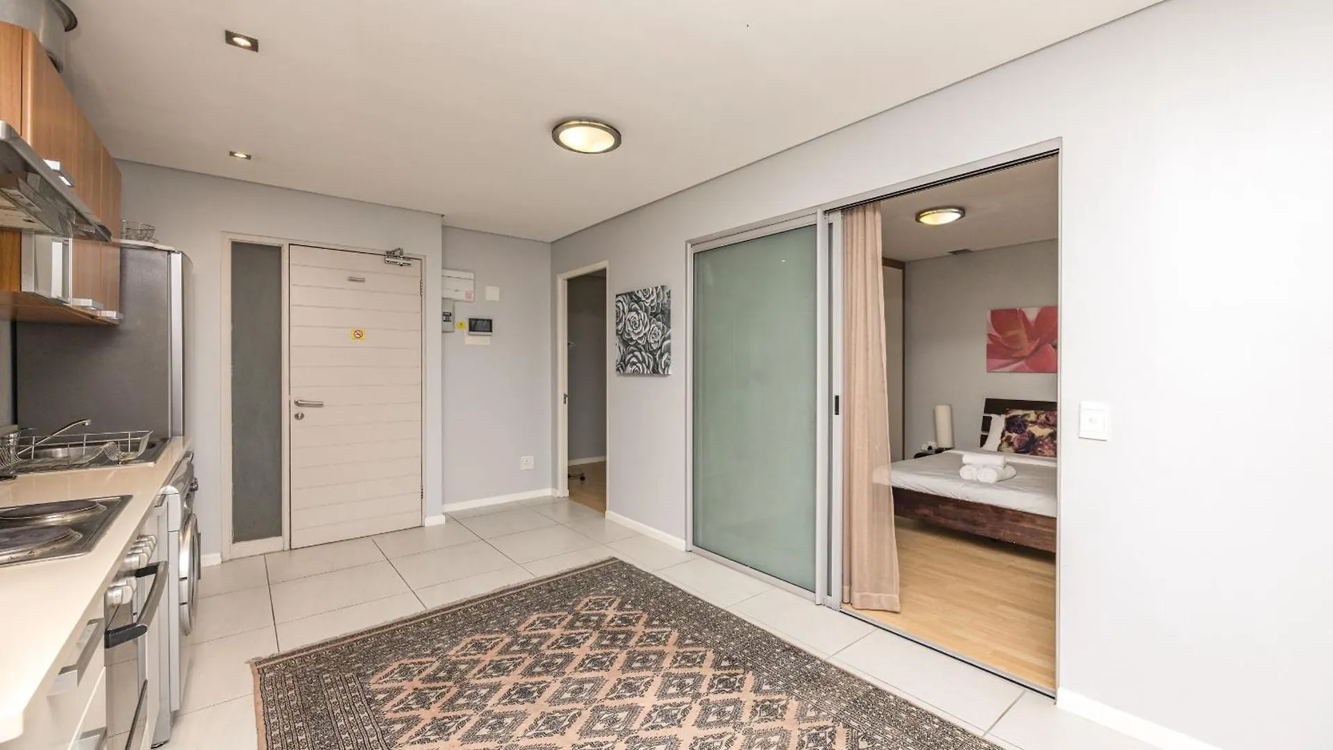 Homey Apartment At The Greenmarket Square Cape Town